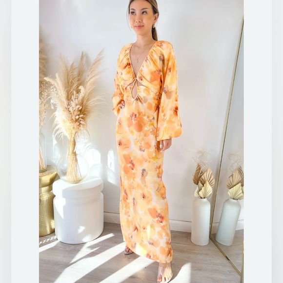 Significant Other Libby Midi Dress in Painted
Poppy Yellow NEW - Picture 8 of 12